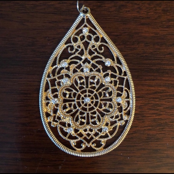 Earrings - Picture 5 of 7